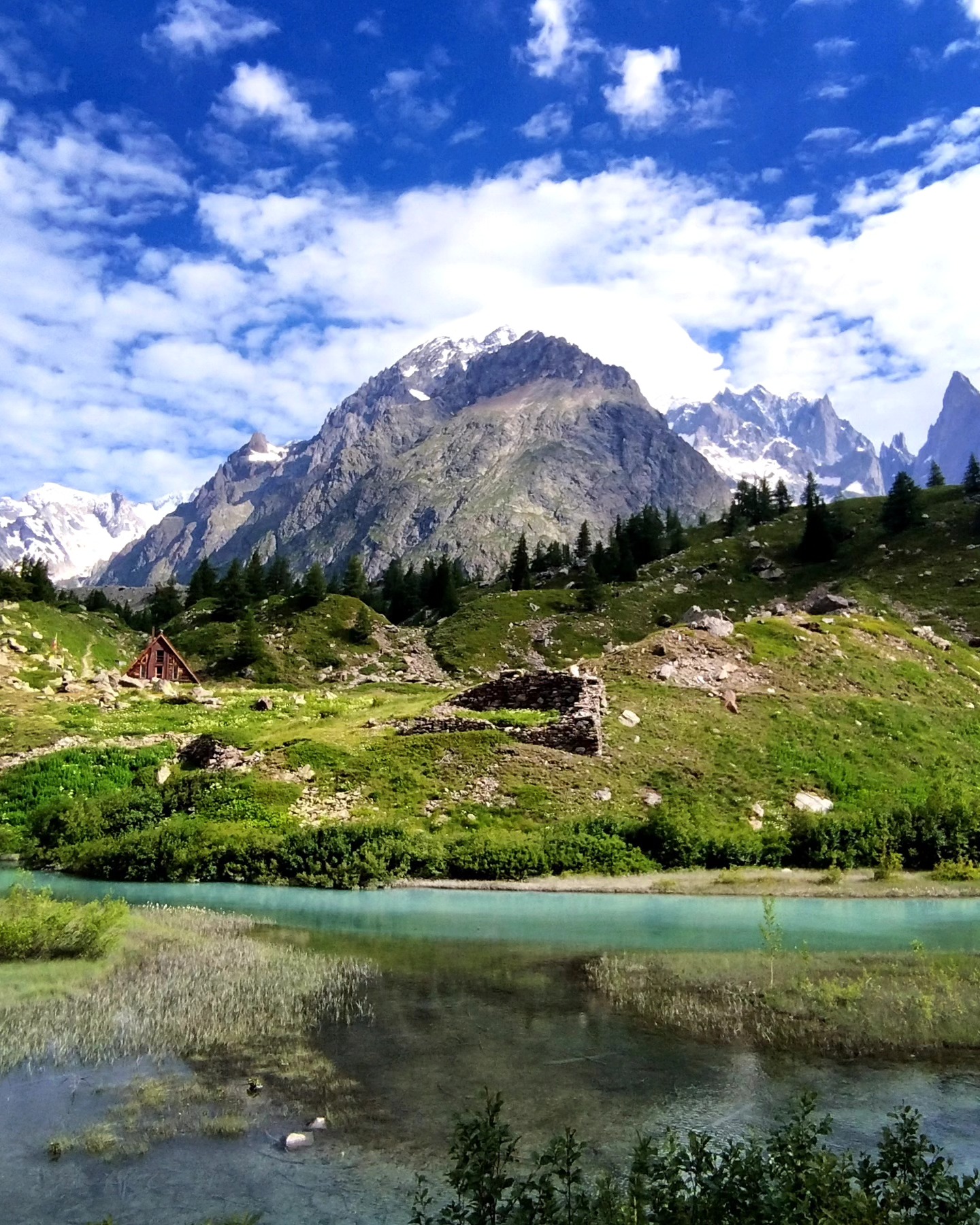 le lac du Miage et le Mont Blanc