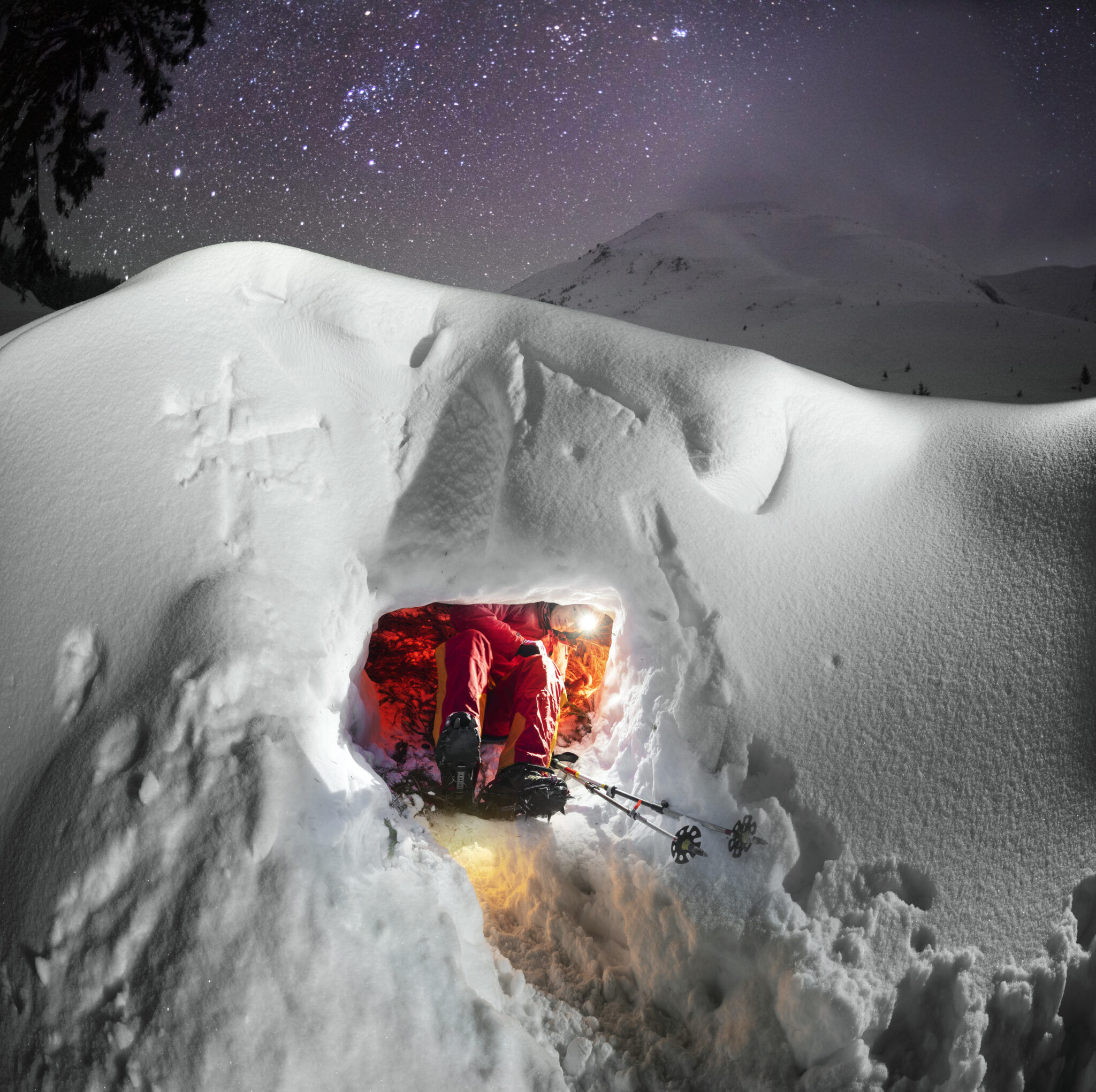 Night illumination of a snow shelter