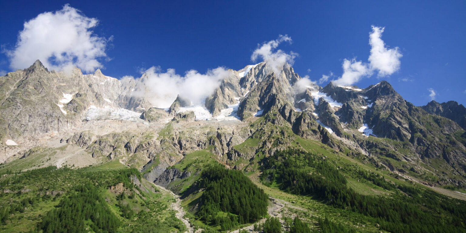 Les grandes jorasses depuis le val Ferret Italien