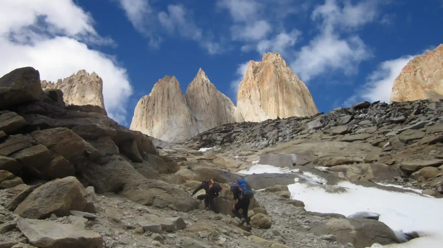 Circuit Torres del paine - Trekking 1647312144-hike-circuit-torres-del-paine-9-days-chilean-andes-2