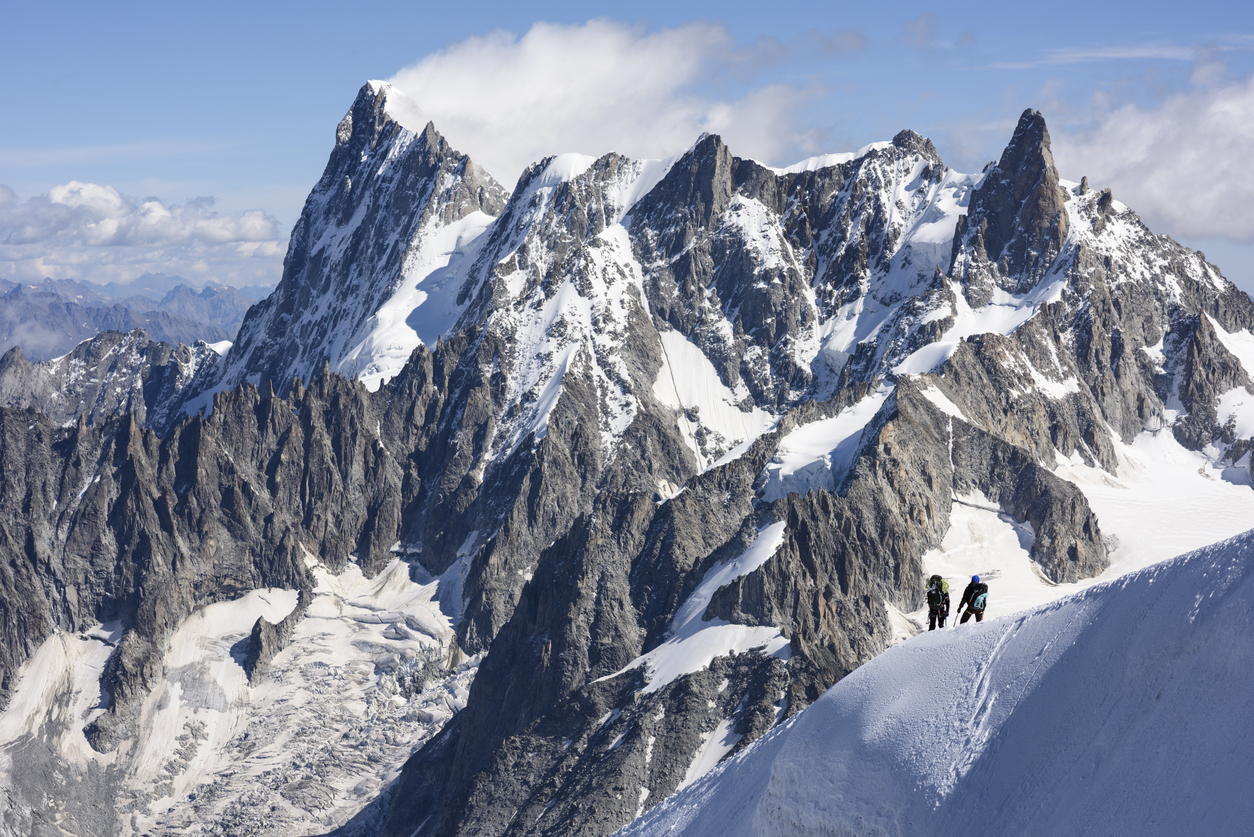 On the left side you can see the almost vertical 1000 m high northern face of the Grandes Jorasses (4208 m), one of the most difficult north faces of the Alps. On the right side the Dent du Géant (4013 m) is situated (Mont Blanc Massif, France).